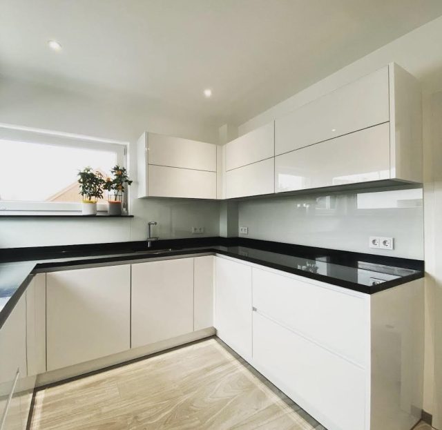Dekorüveg referencia 5 – dekorüveg térelválasztó, Garam Glass
